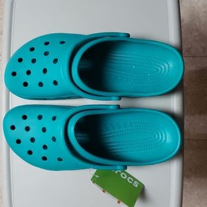 NWT Crocs
